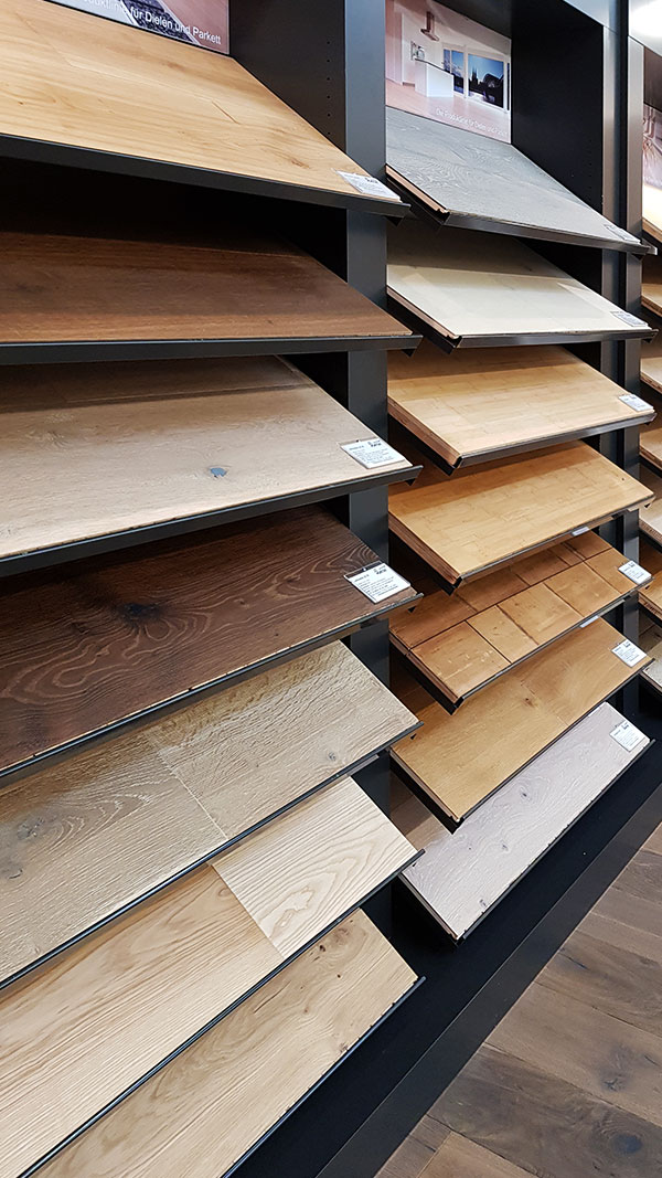 Der Parkett Riese Ausstellung – koelnparkett Musterständer
