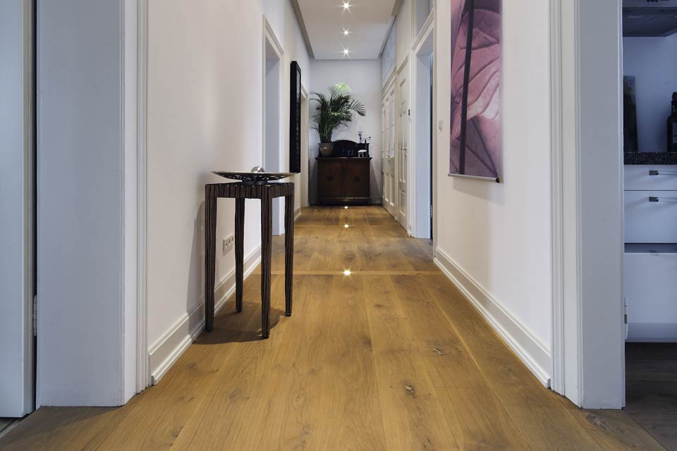 koelnparkett Massivholzdielen aus Eiche im Flur – Der Parkett Riese Köln
