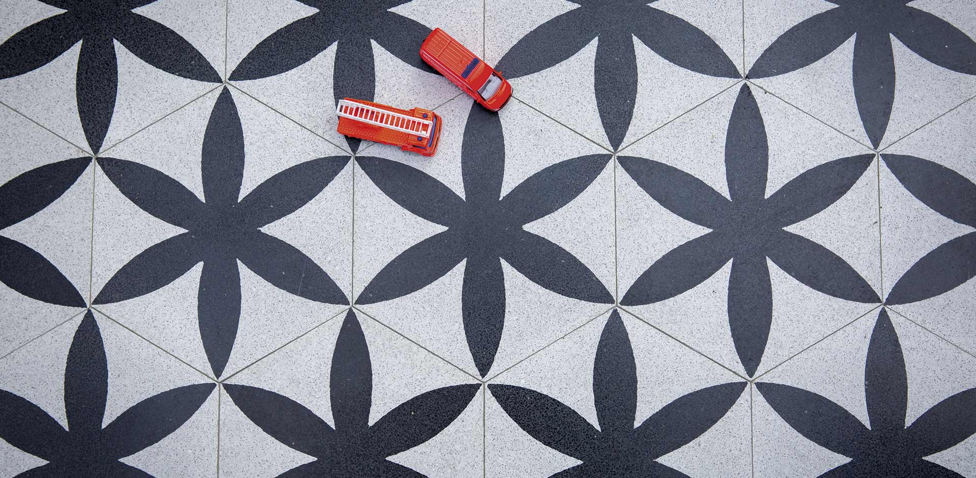 VIA 6-Eck Terrazzoplatte No. 760860 | Der Parkett Riese Köln