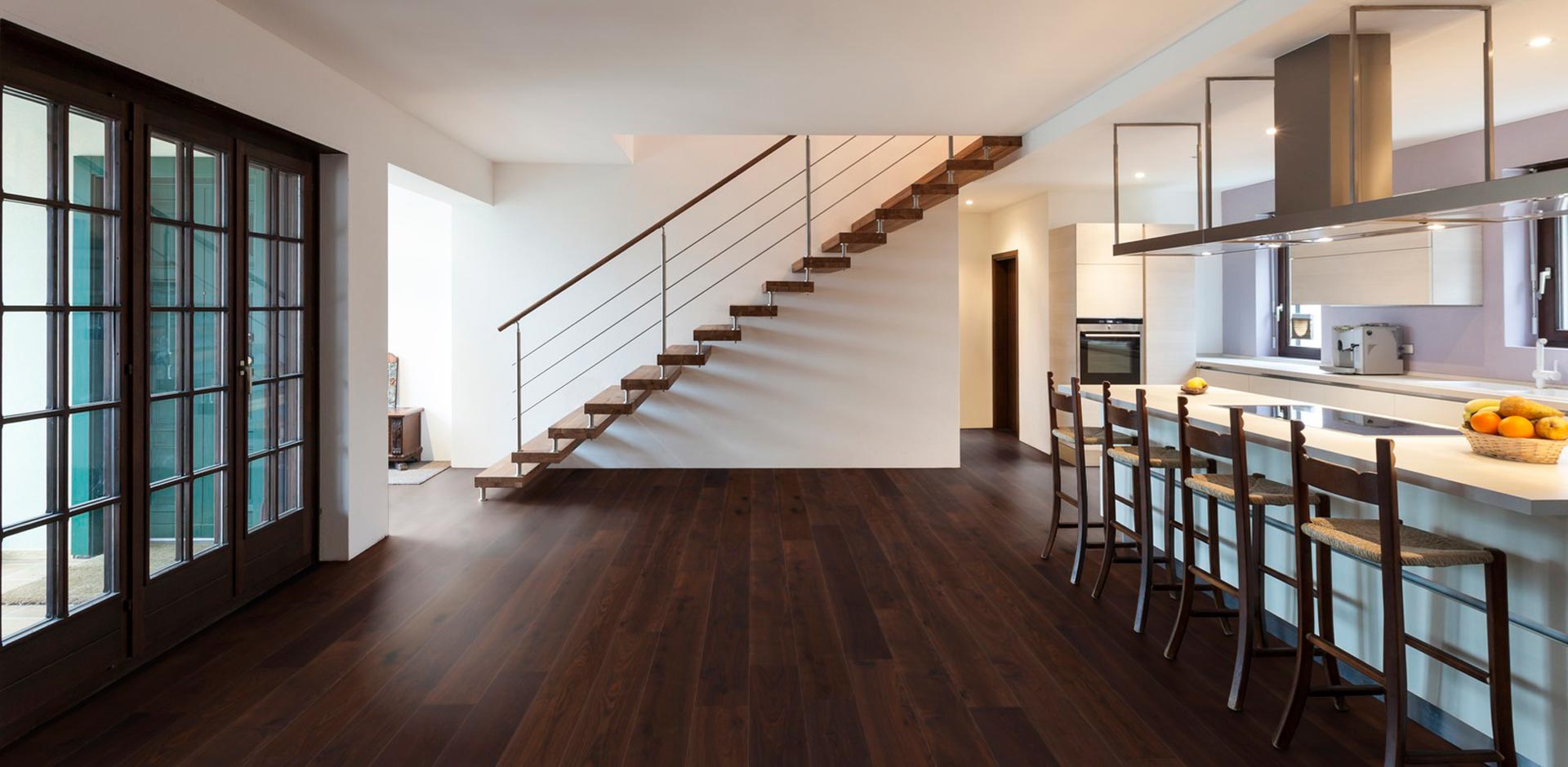 Woodline Parquetry Massivholzdielen Räuchereiche Raumbild | Der Parkett Riese Köln