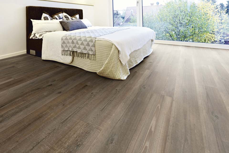 Pinie Argo tiefbraun – Avatara Designboden von terHürne