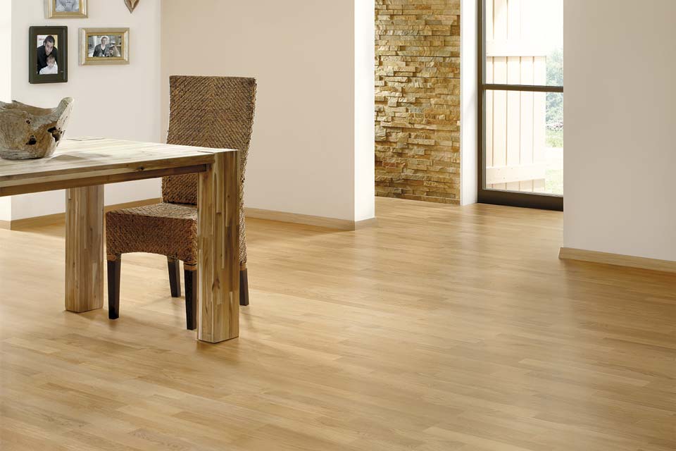 Schiffsboden Eiche ausdrucksstark, lackiert von ter Hürne